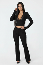 Modelo Top Luna negro - mano en el pelo