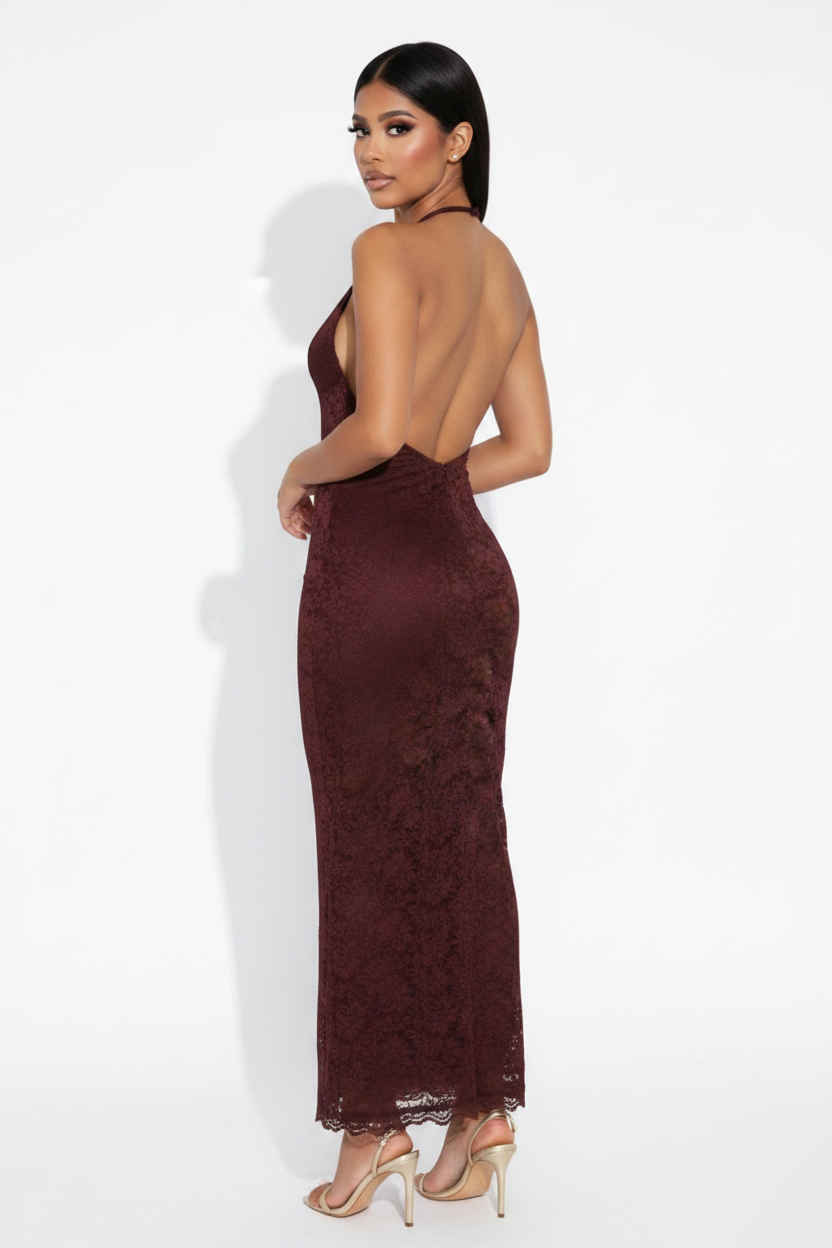 Modelo vestido largo encaje burdeos - tres cuartos espalda
