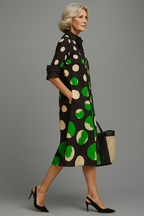 Vestido midi negro - pose lateral caminando