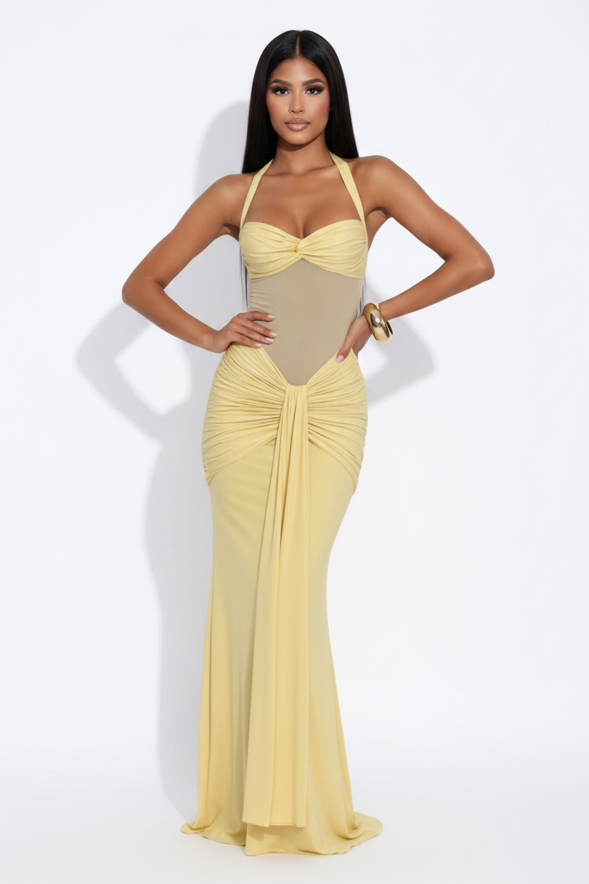 Modelo vestido sirena reloj de arena amarillo - mano en cadera