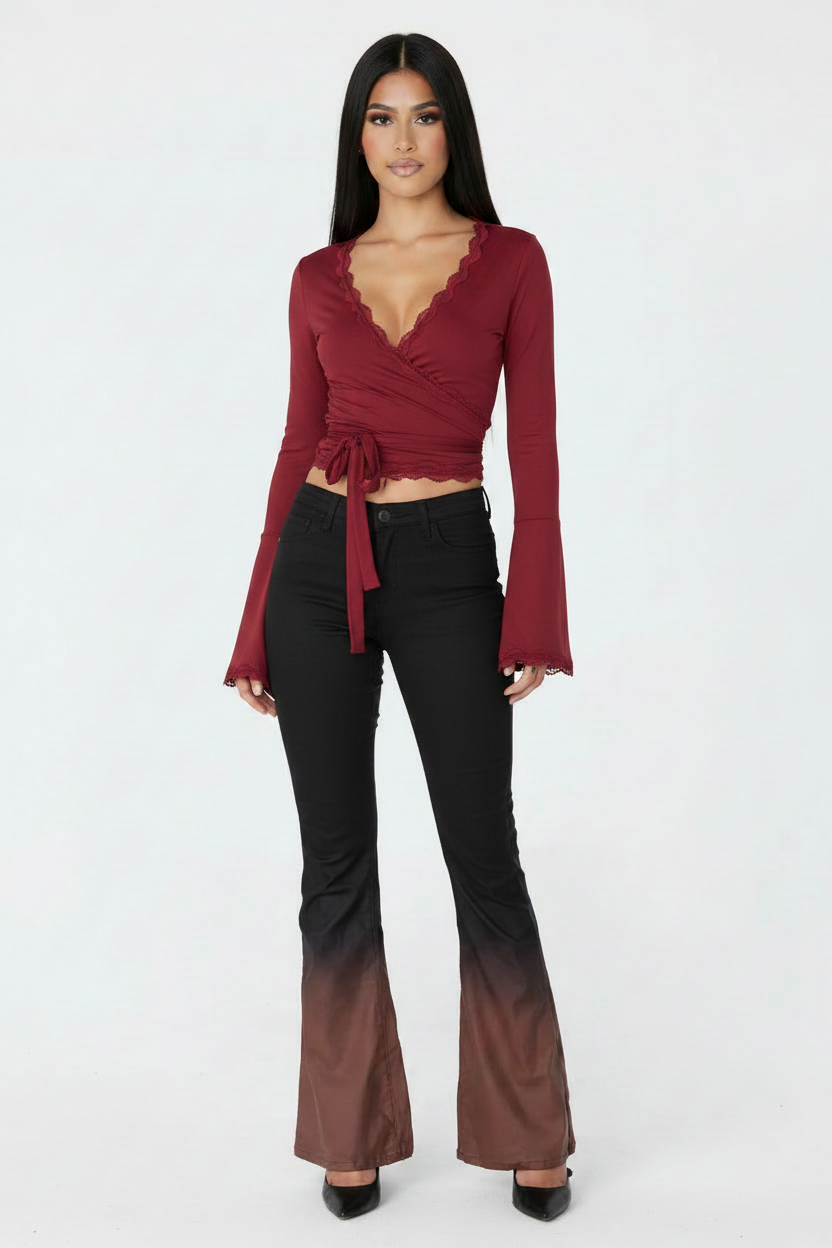 Modelo top cruzado encaje burdeos - frontal