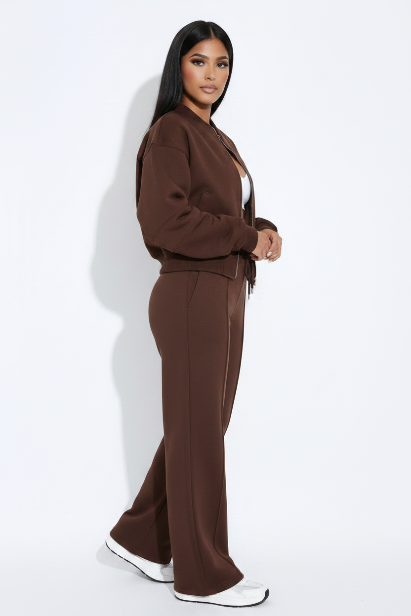 Modelo conjunto marrón chocolate - perfil