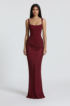 Modelo frontal vestido reloj arena burdeos
