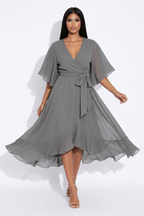 Vestido gris pose 4