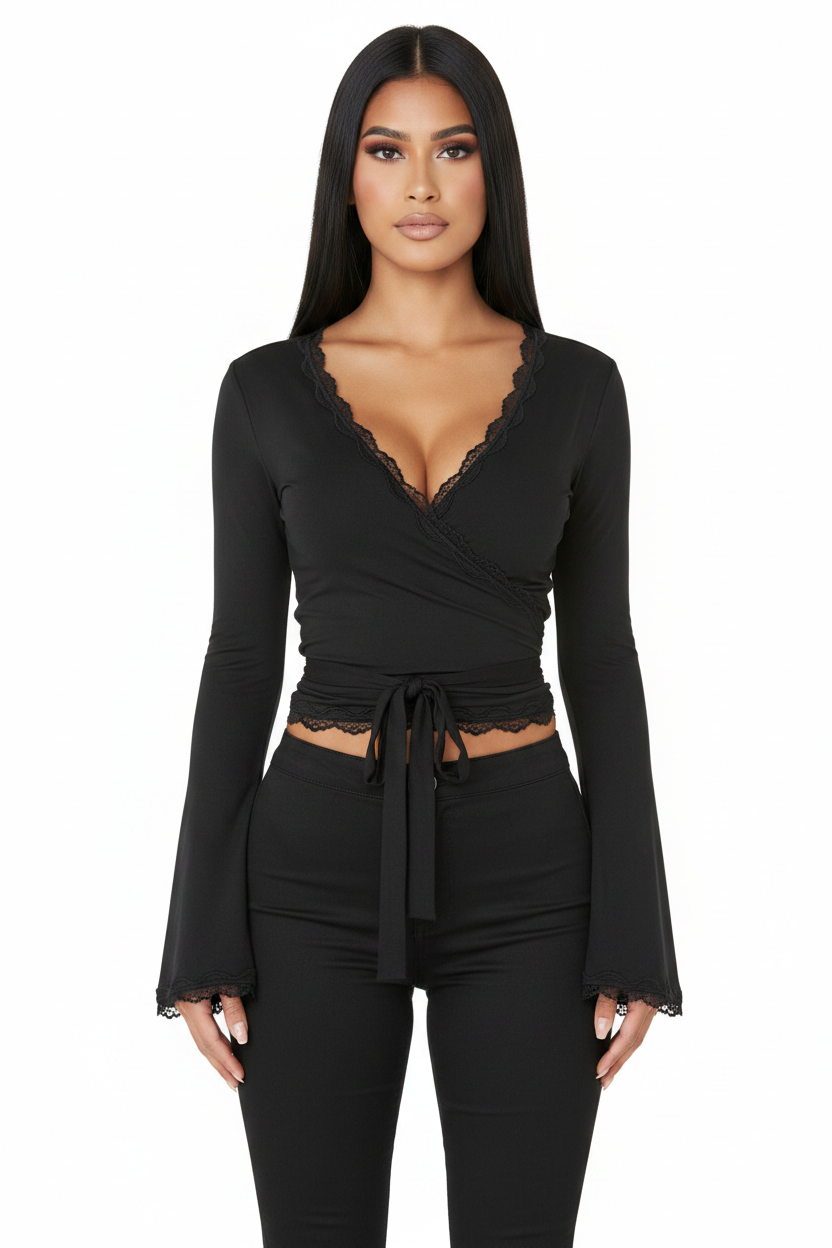 Modelo top cruzado encaje negro - frontal