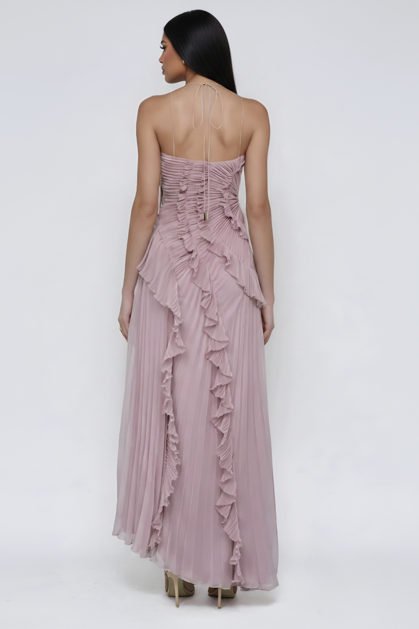 Modelo vestido volantes lavanda - espalda detalle tiras y volantes