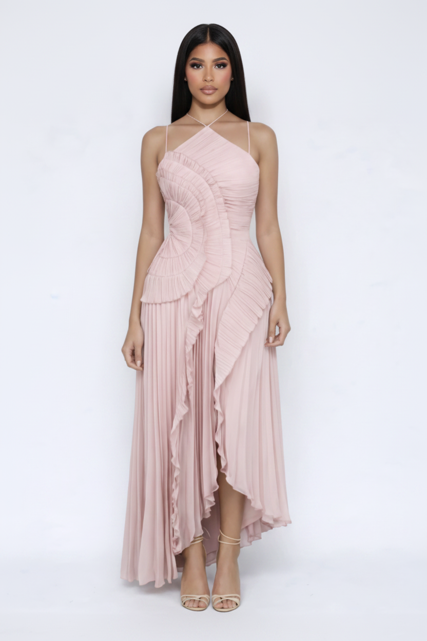 Modelo vestido volantes rosa - frontal