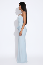 Modelo perfil vestido reloj arena azul