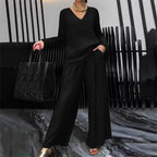 Conjunto con cuello en V y pantalones de pierna ancha