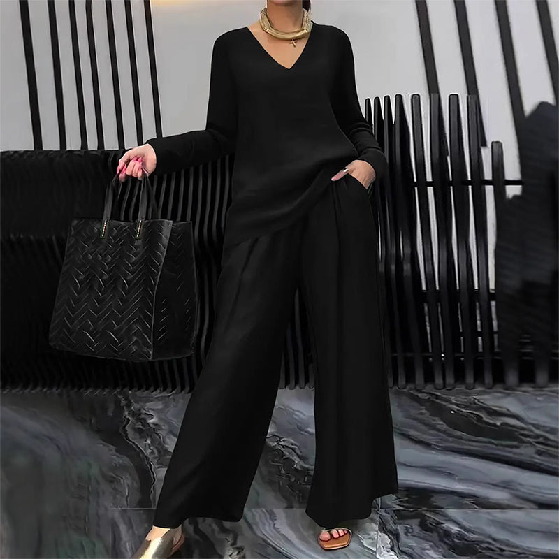 Conjunto con cuello en V y pantalones de pierna ancha