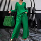 Conjunto con cuello en V y pantalones de pierna ancha