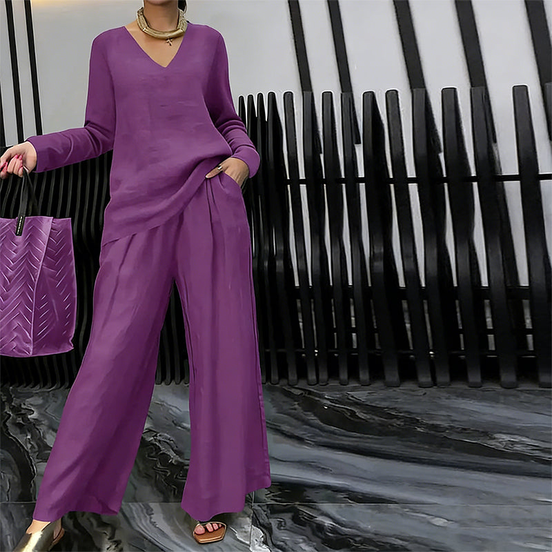 Conjunto con cuello en V y pantalones de pierna ancha
