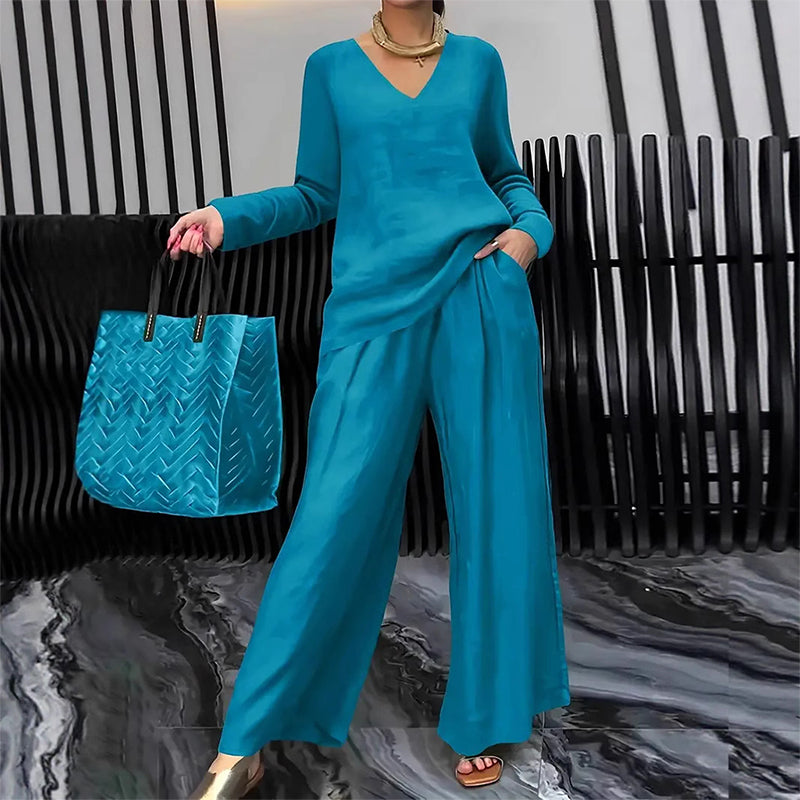 Conjunto con cuello en V y pantalones de pierna ancha