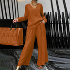 Conjunto con cuello en V y pantalones de pierna ancha